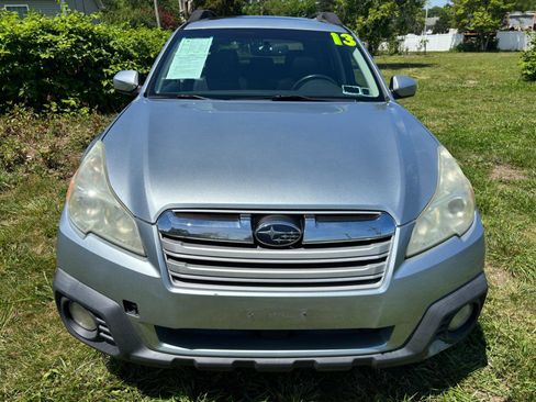 Used 2013 Subaru Outback 2.5i Premium AWD/4WD image 2