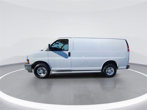 Used 2024 Chevrolet Express 2500 w/ Driver Convenience Package image 5