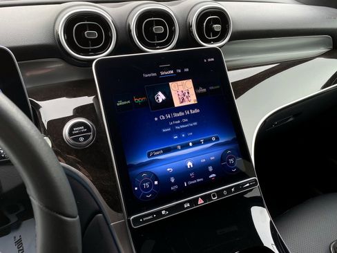 Used 2025 Mercedes-Benz GLC 300 image 15