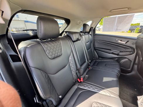 Used 2023 Ford Edge Titanium AWD/4WD image 16
