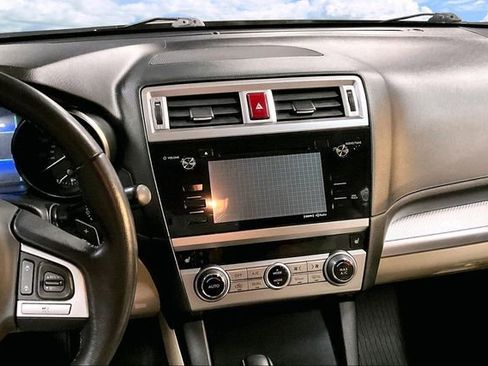 Used 2015 Subaru Outback 2.5i Premium image 9