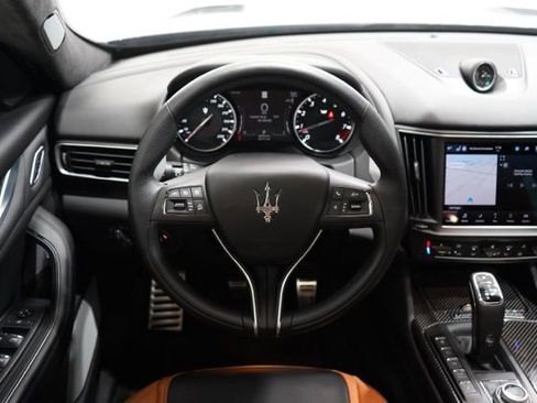 Used 2024 Maserati Levante Trofeo AWD/4WD image 12