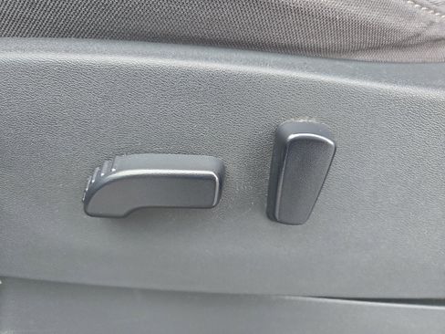 Used 2022 Nissan Frontier SV w/ Technology Package image 13