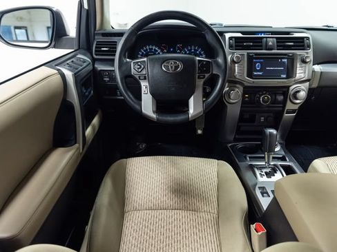 Used 2018 Toyota 4Runner SR5 AWD/4WD image 3