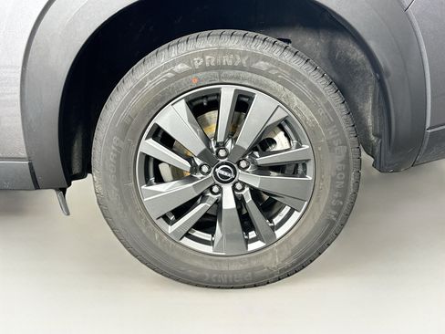 Used 2024 Nissan Pathfinder SV FWD image 11