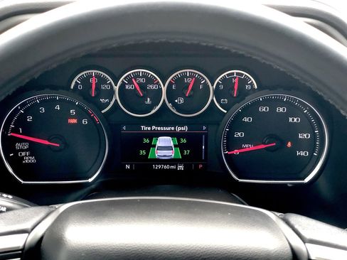 Used 2021 Chevrolet Suburban LT w/ LT Signature Plus Package image 18