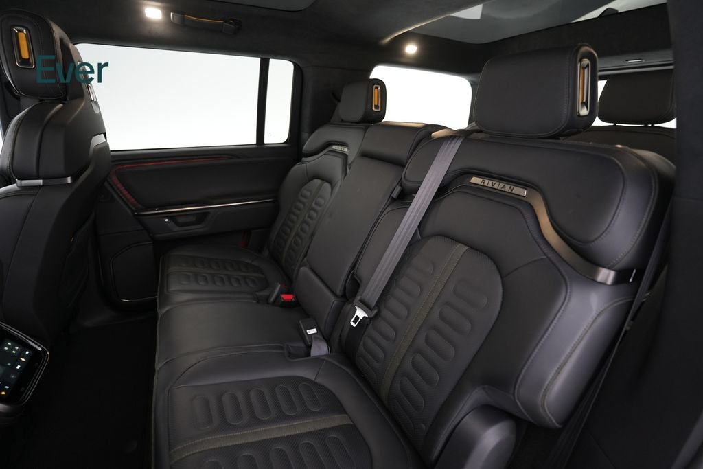 Used 2025 Rivian R1S Adventure Dual AWD/4WD image 24