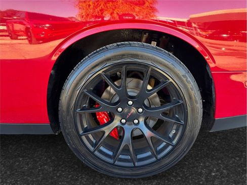 Used 2016 Dodge Challenger SRT Hellcat image 12