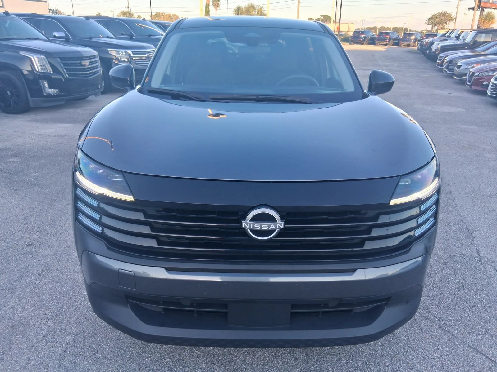 Used 2025 Nissan Kicks SV FWD image 2