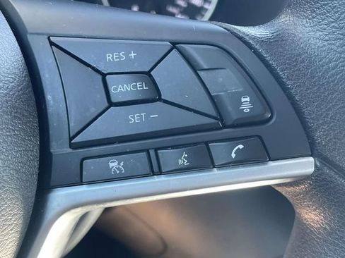 Used 2025 Nissan Sentra SV FWD image 23