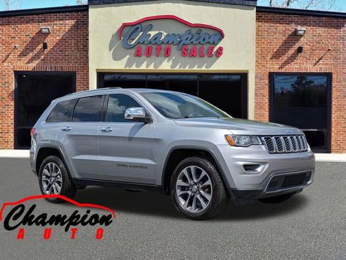 Used 2018 Jeep Grand Cherokee Limited image 1