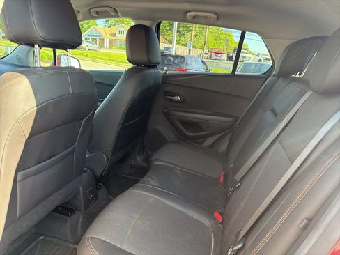 Used 2022 Chevrolet Trax LT w/ LT Convenience Package AWD/4WD image 10
