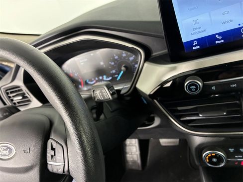 Used 2020 Ford Escape SE image 24