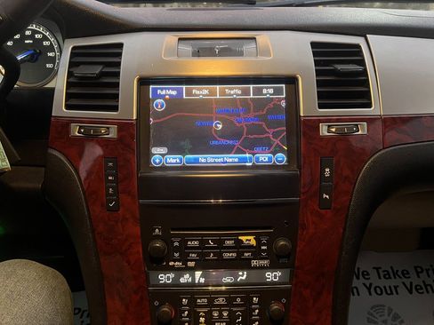Used 2014 Cadillac Escalade Luxury image 20