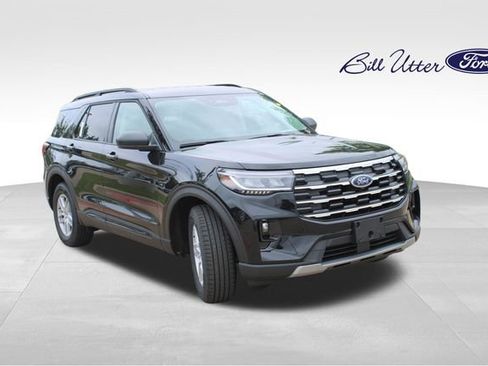 New 2026 Ford Explorer Active image 2