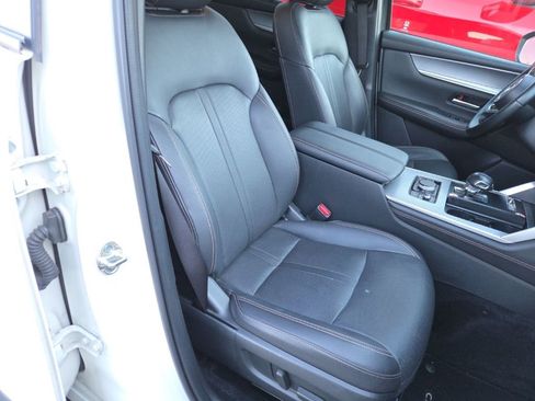 Used 2025 MAZDA CX-70 3.3 Turbo w/ Preferred Package image 10