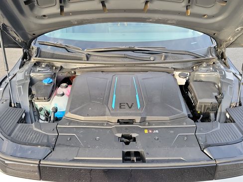 Used 2024 Hyundai Ioniq 5 SE image 25