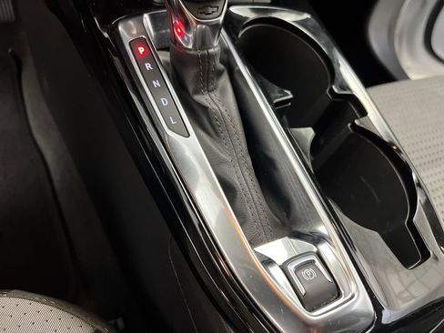 Used 2025 Chevrolet Trax LT FWD image 50