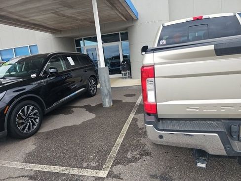 Used 2017 Ford F350 Lariat w/ Lariat Ultimate Package AWD/4WD image 6