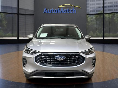 Used 2023 Ford Escape Platinum image 3