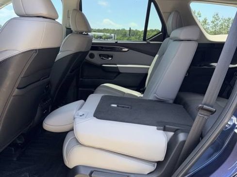 Used 2023 Honda Pilot Touring image 7