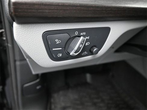 Used 2024 Audi Q5 2.0T Premium image 13