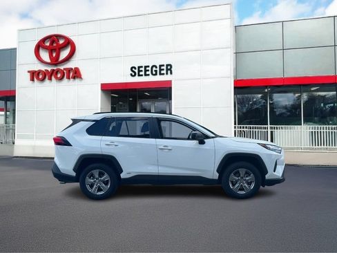 Used 2025 Toyota RAV4 LE AWD/4WD image 2