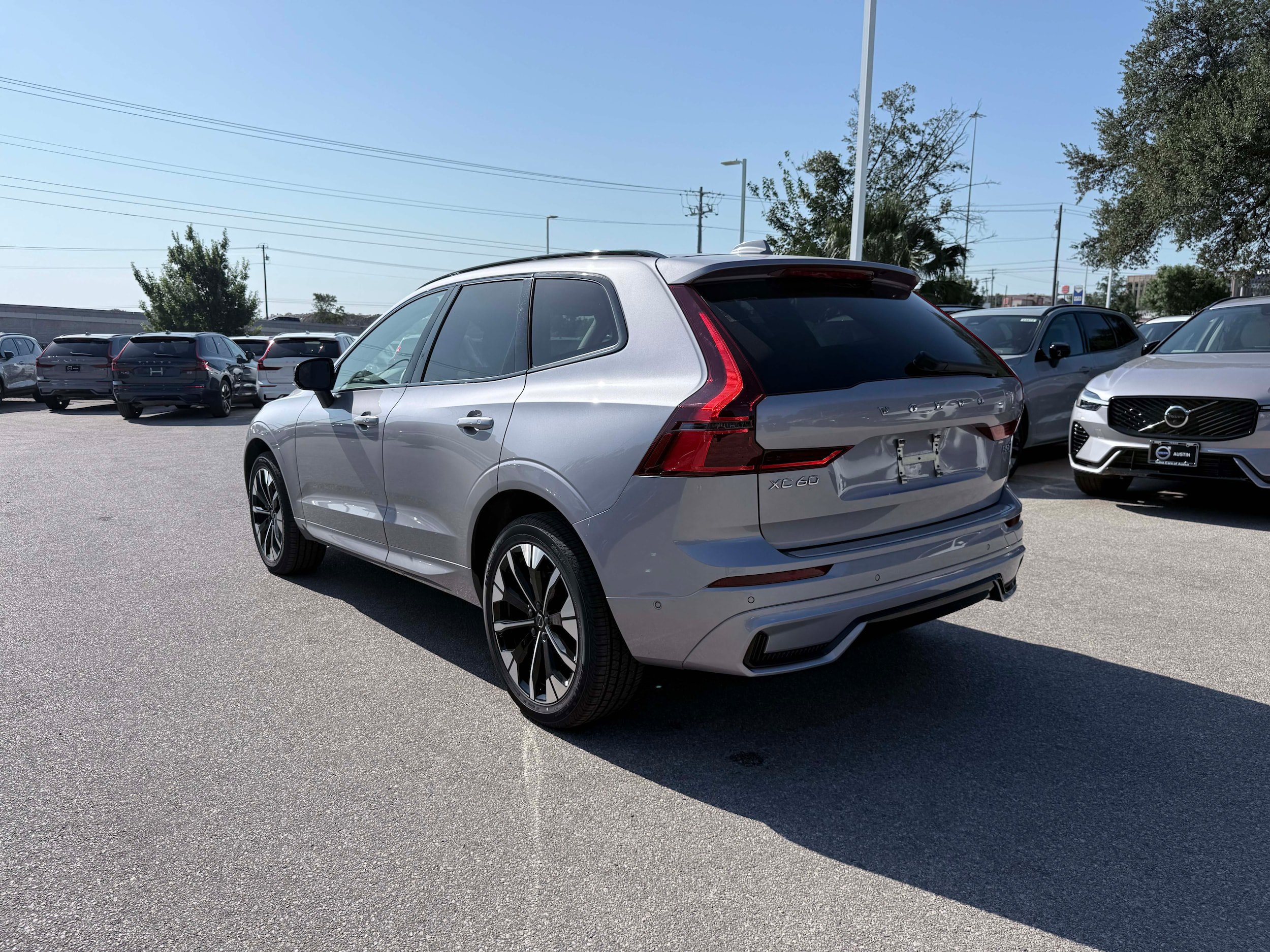 Certified 2026 Volvo XC60 B5 Plus AWD/4WD image 4