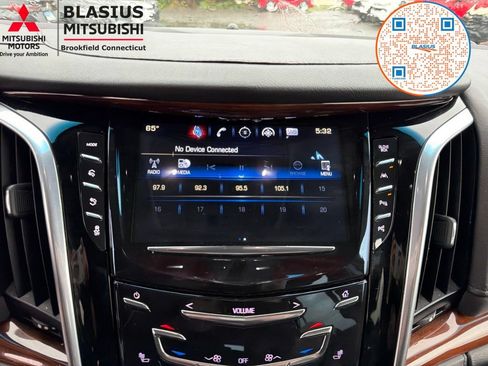 Used 2019 Cadillac Escalade ESV Luxury AWD/4WD image 32