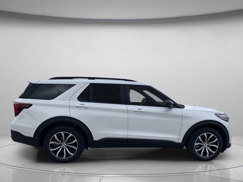New 2026 Ford Explorer ST-Line w/ Premium Package image 2