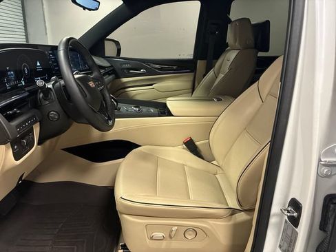 Certified 2024 Cadillac Escalade Premium Luxury w/ Performance Package AWD/4WD image 8