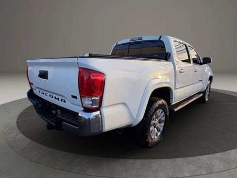 Used 2017 Toyota Tacoma SR5 image 5