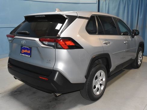 Used 2022 Toyota RAV4 LE AWD/4WD image 24
