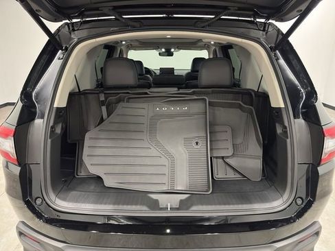 Used 2025 Honda Pilot Elite image 42