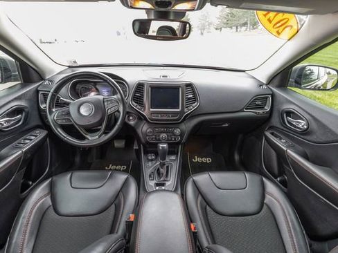Used 2021 Jeep Cherokee Trailhawk w/ Comfort/Convenience Group AWD/4WD image 16