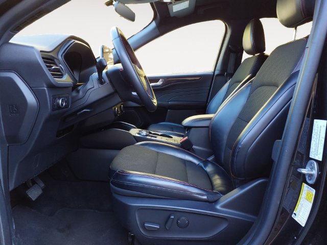 Used 2025 Ford Escape ST-Line Select AWD/4WD image 11