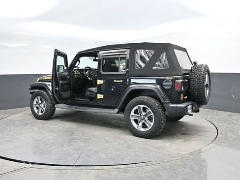 Used 2021 Jeep Wrangler Unlimited Sahara w/ Uconnect 4C Nav & Sound Group AWD/4WD image 10