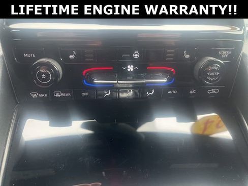 Used 2024 Jeep Grand Cherokee L Laredo image 24