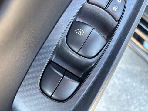 Used 2020 Nissan Sentra SV FWD image 18