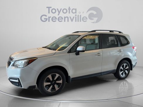 Used 2017 Subaru Forester 2.5i Premium AWD/4WD image 2