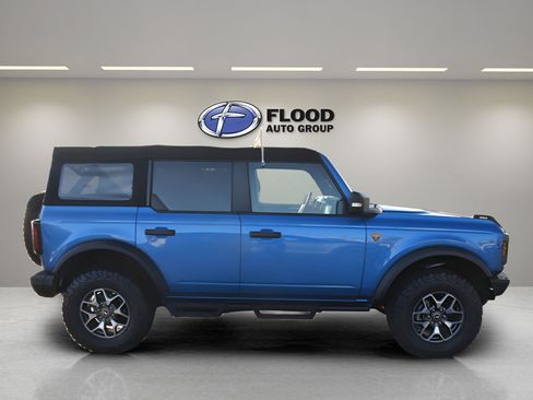 Used 2023 Ford Bronco Badlands image 3