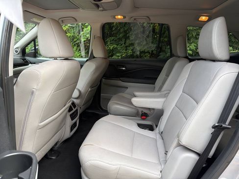 Used 2019 Honda Pilot Elite image 17