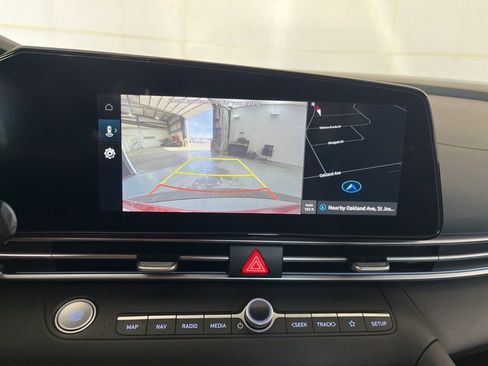 Used 2025 Hyundai Elantra Limited image 66