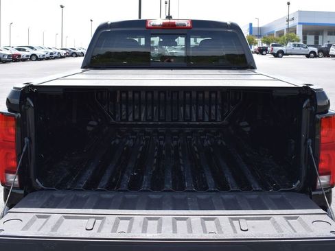 Used 2023 Chevrolet Colorado Z71 w/ Z71 Convenience Package 2 AWD/4WD image 10