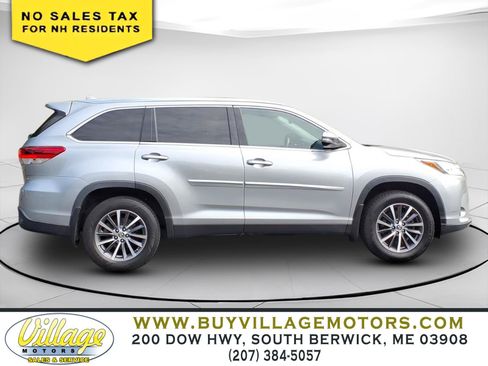 Used 2019 Toyota Highlander XLE AWD/4WD image 3