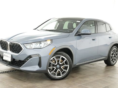 Used 2025 BMW X2 xDrive28i w/ Premium Package AWD/4WD image 1