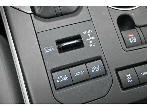 Used 2020 Toyota Highlander L AWD/4WD image 45