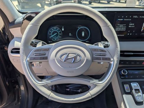 Used 2024 Hyundai Palisade Limited AWD/4WD image 17