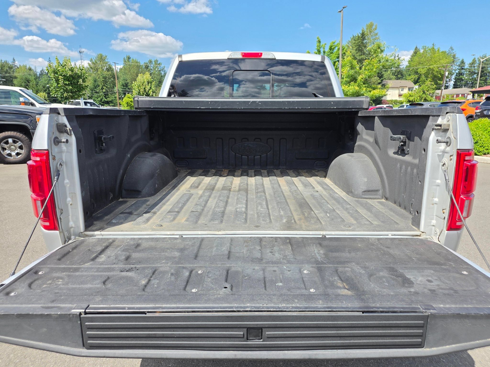 Used 2015 Ford F150 Platinum w/ Max Trailer Tow Package AWD/4WD image 10