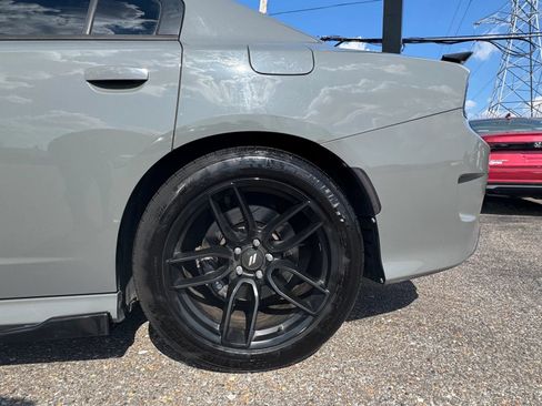 Used 2019 Dodge Charger Scat Pack RWD image 5